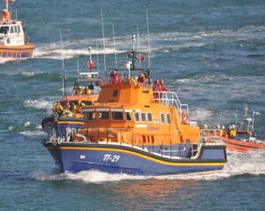 17 29 RICHARD COX SCOTT CLOSES PENDENNIS